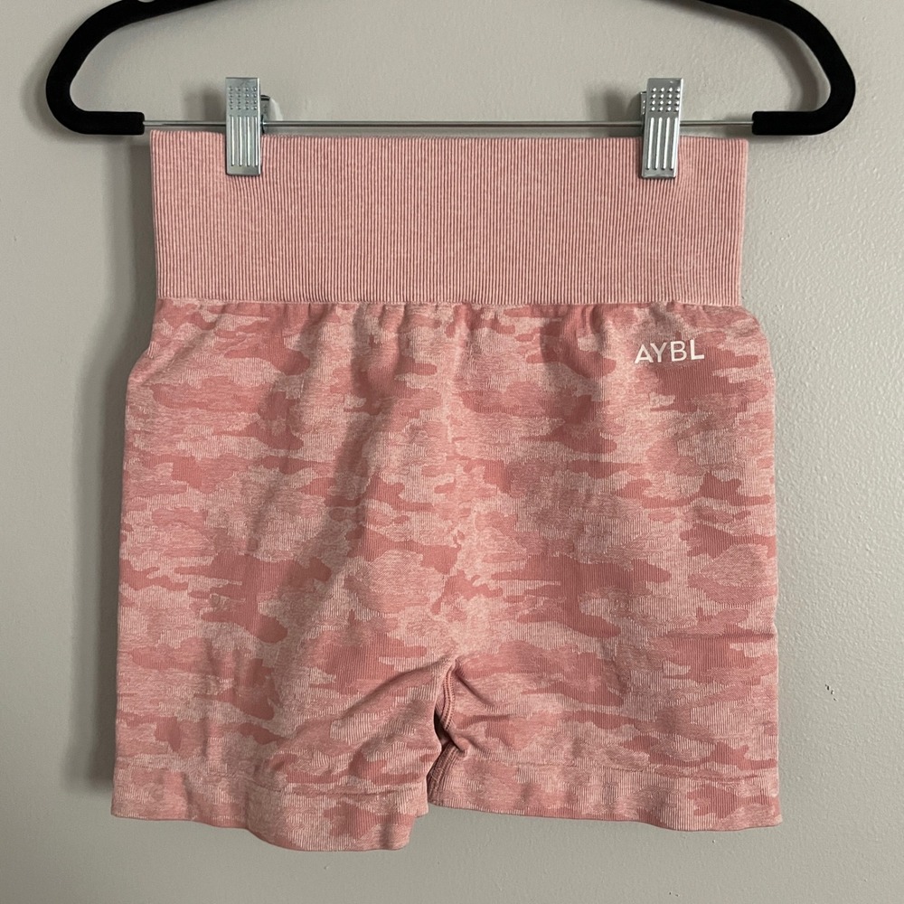 AYBL Camo Seamless Shorts Womens Medium Pink High Waisted Scrunch Butt Gymwear